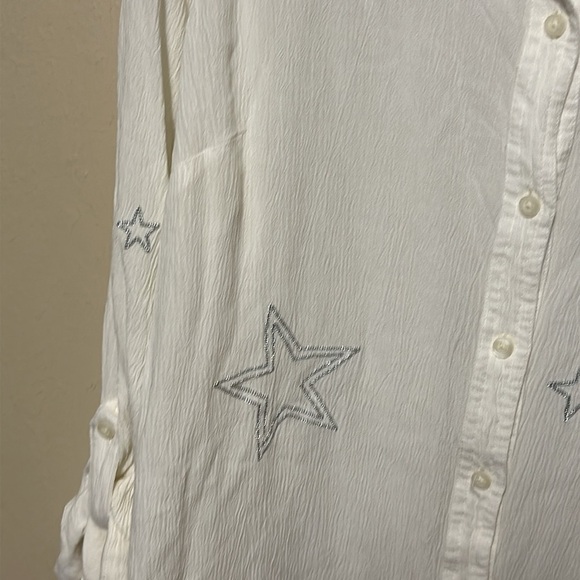 Torrid Taylor White button down shirt with embroidered silver stars Size 2X - Picture 4 of 11